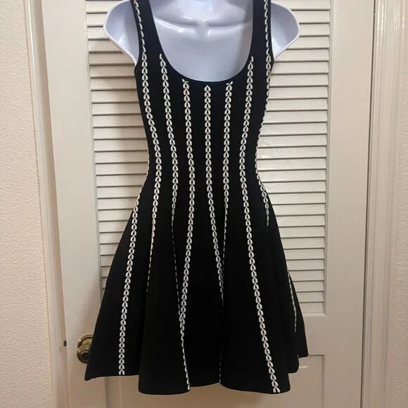 bebe Leilani Black White Knit Fit & Flare Skater Dress XS